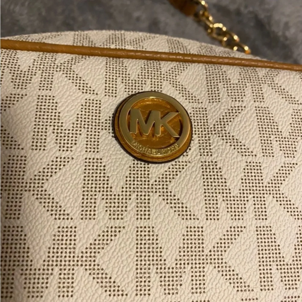 NWT Michael kors crossbody purse - Picture 2 of 12